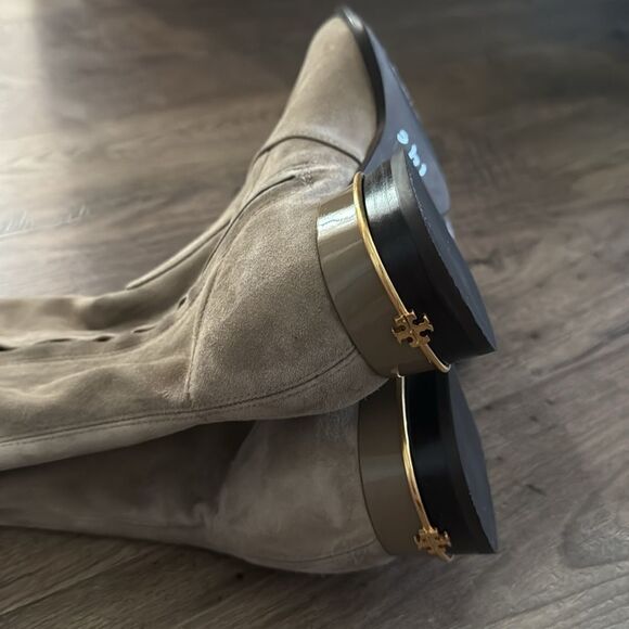 T-139. Tory Burch Multi Logo Stretch Over the Knee Boot Larice US 5.5 - Picture 3 of 5